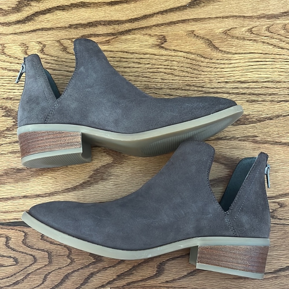 NWOT Steve Madden brown ankle boots